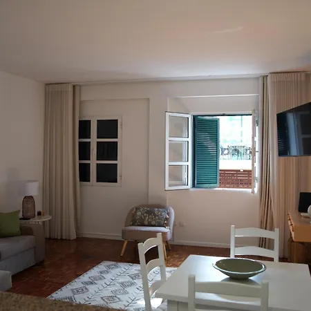The Empress Atlantic Free Parking Apartment
