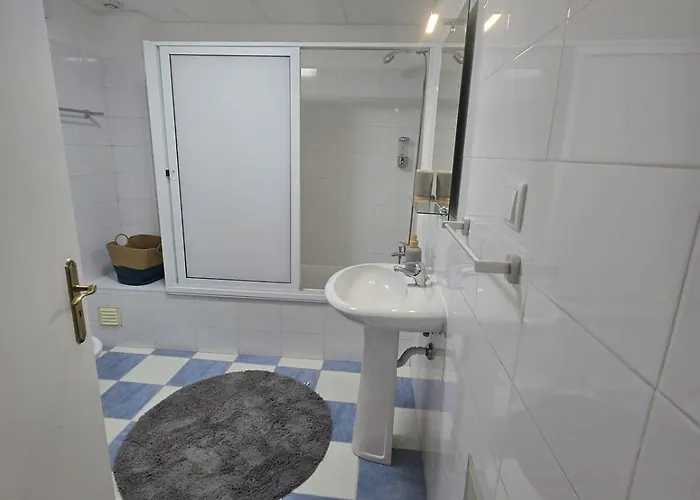 The Empress Atlantic Free Parking פונשל